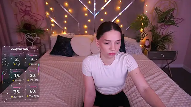 MirielleNymph online show from 03/25/26, 01:43