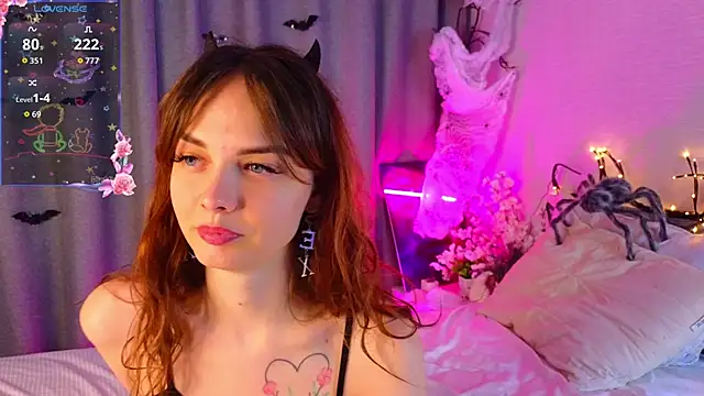 LisaDrake online show from 10/26/25, 07:36