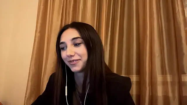 Snapshot of LinaMour chatting on 09/22/25, 10:16 LinaMour online show from 09/22/25, 10:16