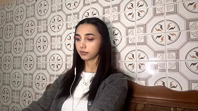 LinaMour online show from 11/21/25, 10:09