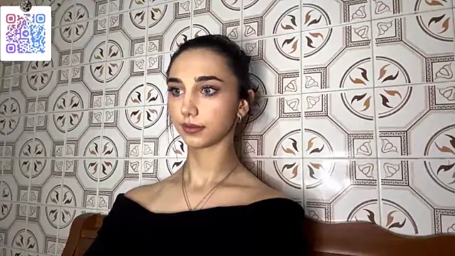 LinaMour online show from 11/30/25, 10:21