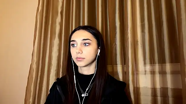 Snapshot of LinaMour chatting on 11/07/25, 10:03 LinaMour online show from 11/07/25, 10:03