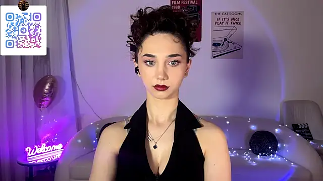 Snapshot of LinaMour chatting on 06/17/26, 10:08 LinaMour online show from 06/17/26, 10:08