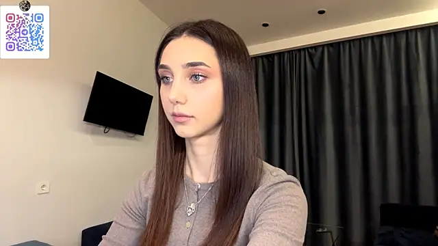 LinaMour online show from 12/21/25, 10:10