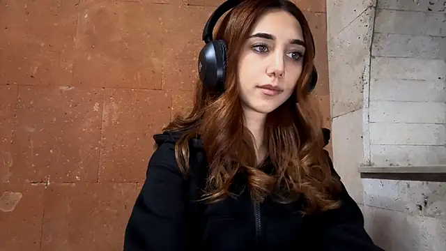 Snapshot of LinaMour chatting on 09/13/25, 10:10 LinaMour online show from 09/13/25, 10:10