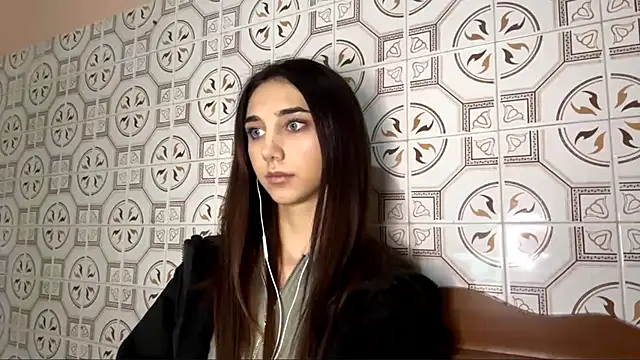 LinaMour online show from 11/13/25, 10:13