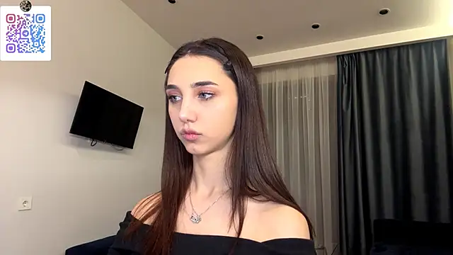 LinaMour online show from 12/22/25, 10:21