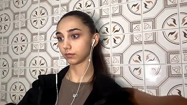 LinaMour online show from 11/16/25, 10:24