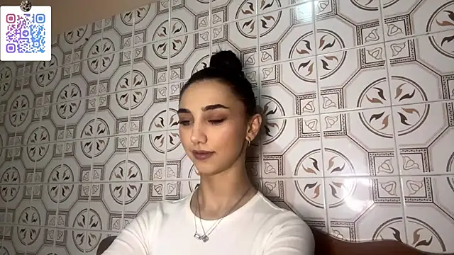 LinaMour online show from 12/02/25, 10:22