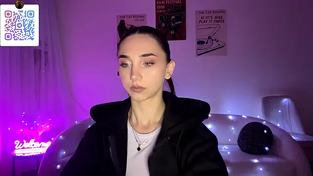 LinaMour online show from 03/27/26, 10:54