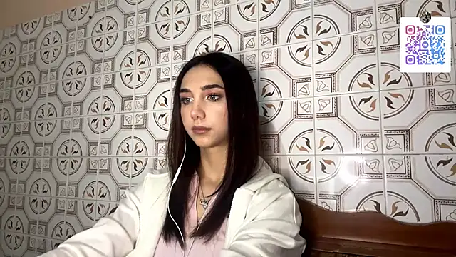 LinaMour online show from 11/23/25, 10:09