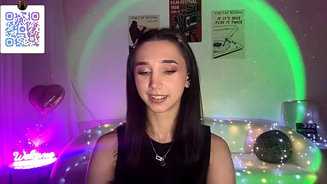LinaMour online show from 04/21/26, 01:42