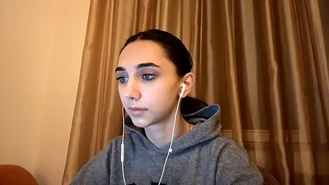 Snapshot of LinaMour chatting on 09/25/25, 10:16 LinaMour online show from 09/25/25, 10:16