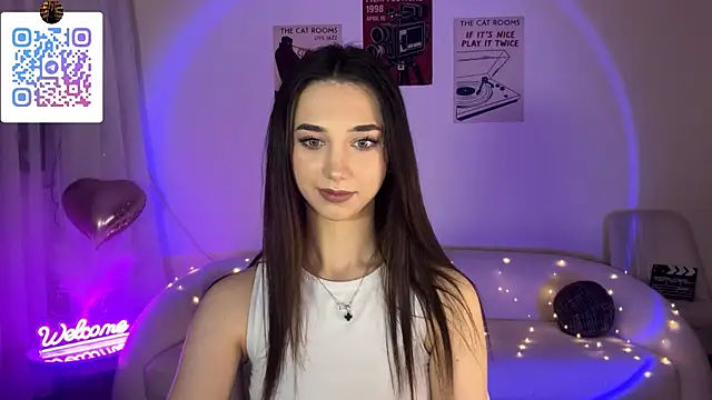 Snapshot of LinaMour chatting on 06/19/26, 10:47 LinaMour online show from 06/19/26, 10:47