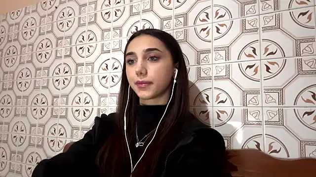 Snapshot of LinaMour chatting on 11/06/25, 10:14 LinaMour online show from 11/06/25, 10:14