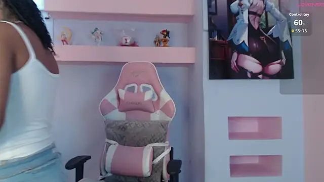 SkylerBloomm online show from 10/03/25, 03:20