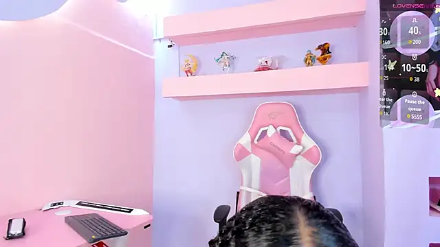 SkylerBloomm online show from 10/17/25, 02:59