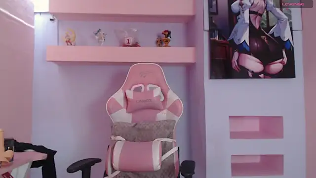 SkylerBloomm online show from 10/02/25, 03:43