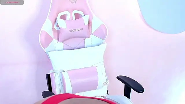 SkylerBloomm online show from 11/15/25, 03:21