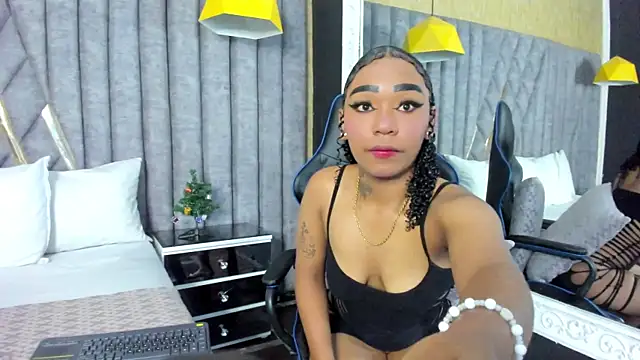 SkylerBloomm online show from 12/23/25, 03:06