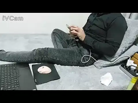 yazinyazin1 online show from 01/16/26, 08:35