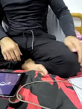 yazinyazin1 online show from 11/22/25, 07:46