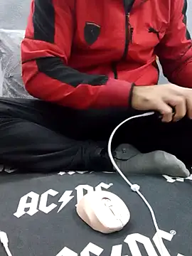 yazinyazin1 online show from 12/16/25, 06:12