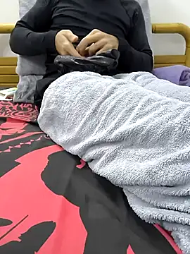 yazinyazin1 online show from 11/24/25, 09:48