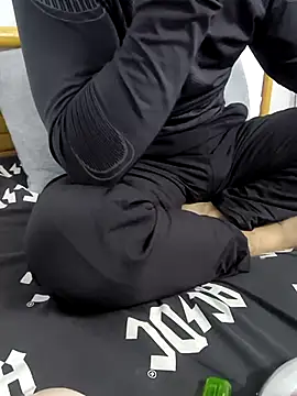 yazinyazin1 online show from 11/27/25, 01:28