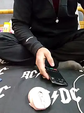 yazinyazin1 online show from 12/20/25, 05:54