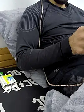 yazinyazin1 online show from 11/26/25, 01:22