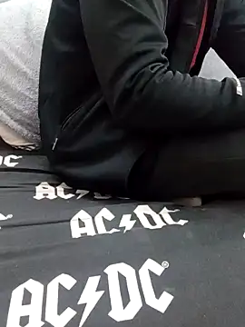 yazinyazin1 online show from 12/19/25, 05:32