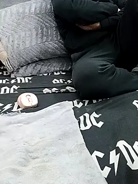 yazinyazin1 online show from 12/22/25, 07:52