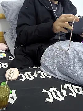 yazinyazin1 online show from 12/01/25, 01:23