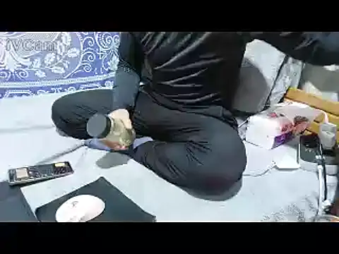 yazinyazin1 online show from 02/05/26, 08:48