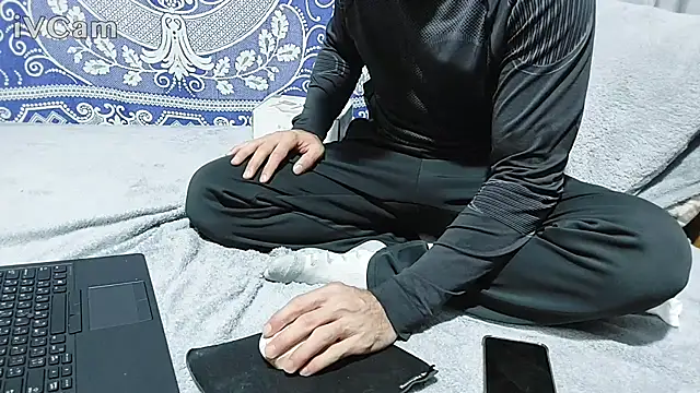 yazinyazin1 online show from 02/12/26, 06:29