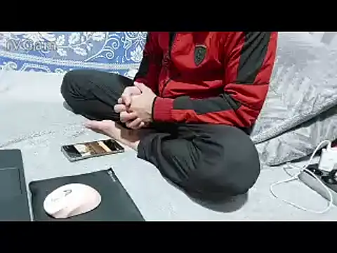 yazinyazin1 online show from 02/16/26, 02:05