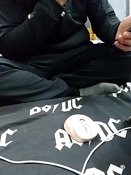 yazinyazin1 online show from 12/20/25, 06:33