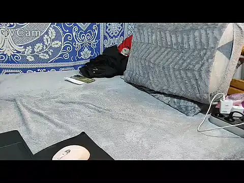 yazinyazin1 online show from 02/15/26, 10:36