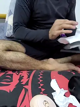 yazinyazin1 online show from 12/02/25, 07:48