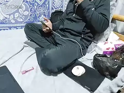 yazinyazin1 online show from 02/07/26, 07:55