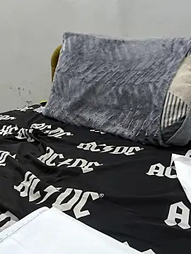 yazinyazin1 online show from 11/11/25, 01:11