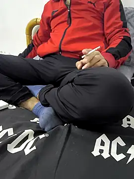 yazinyazin1 online show from 11/11/25, 10:47