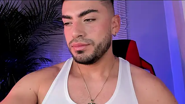 Snapshot of Alexander_Diiaz chatting on 10/06/25, 10:49 Alexander Diiaz online show from 10/06/25, 10:49