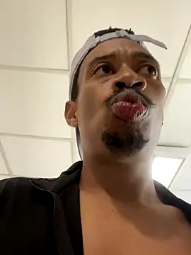 fitsexyman online show from 10/03/25, 11:12