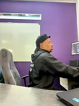 fitsexyman online show from 11/17/25, 12:31