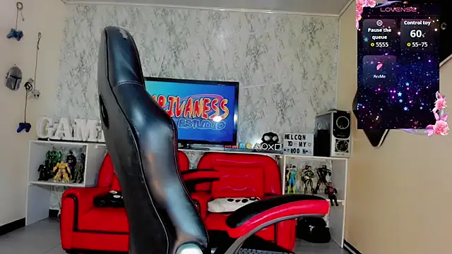 Candy Walker  online show from 10/31/25, 07:32