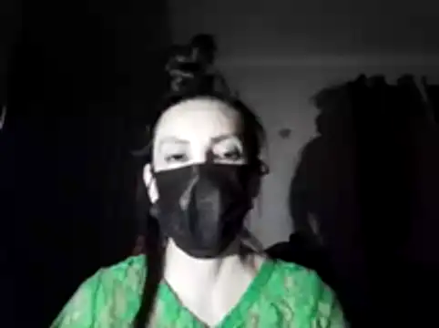 Snapshot of Ladyetcetera chatting on 10/26/25, 12:00 Ladyetcetera online show from 10/26/25, 12:00