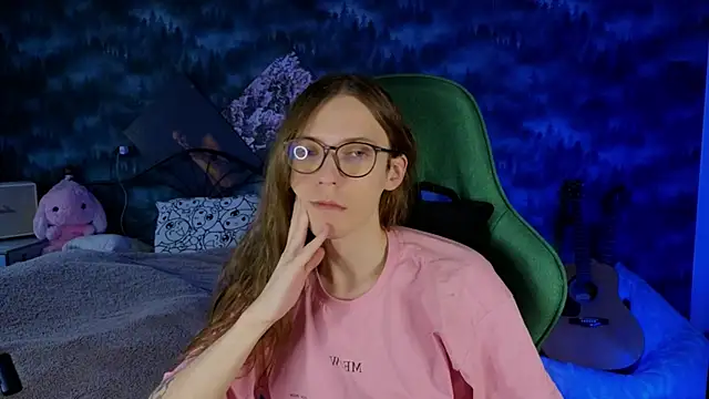 Snapshot of artass2 chatting on 09/13/25, 02:39 artass2 online show from 09/13/25, 02:39