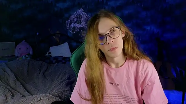 Snapshot of artass2 chatting on 10/30/25, 09:44 artass2 online show from 10/30/25, 09:44